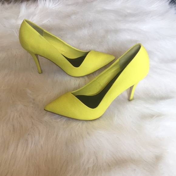 neon yellow pumps